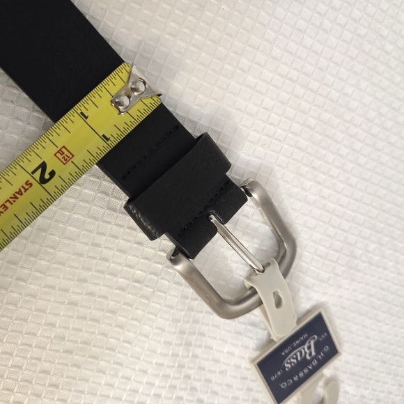 Bass & Co Leather Belt Sz M Plain Solid Dress Silver Buckle - Picture 5 of 7